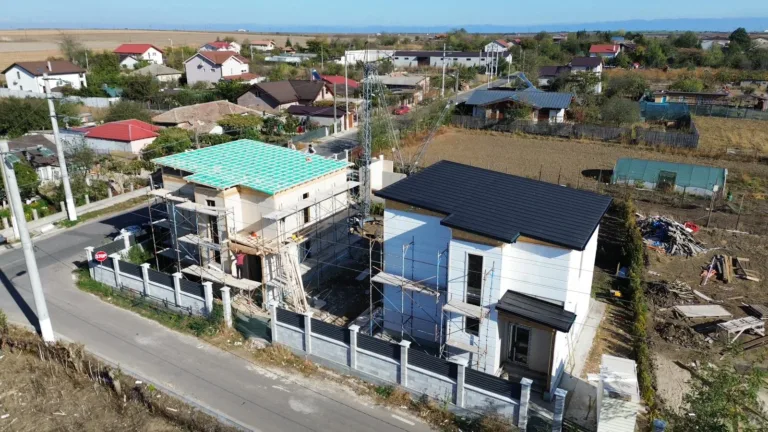 Ansamblul Poiana văzut din dronă, dinspre stradă